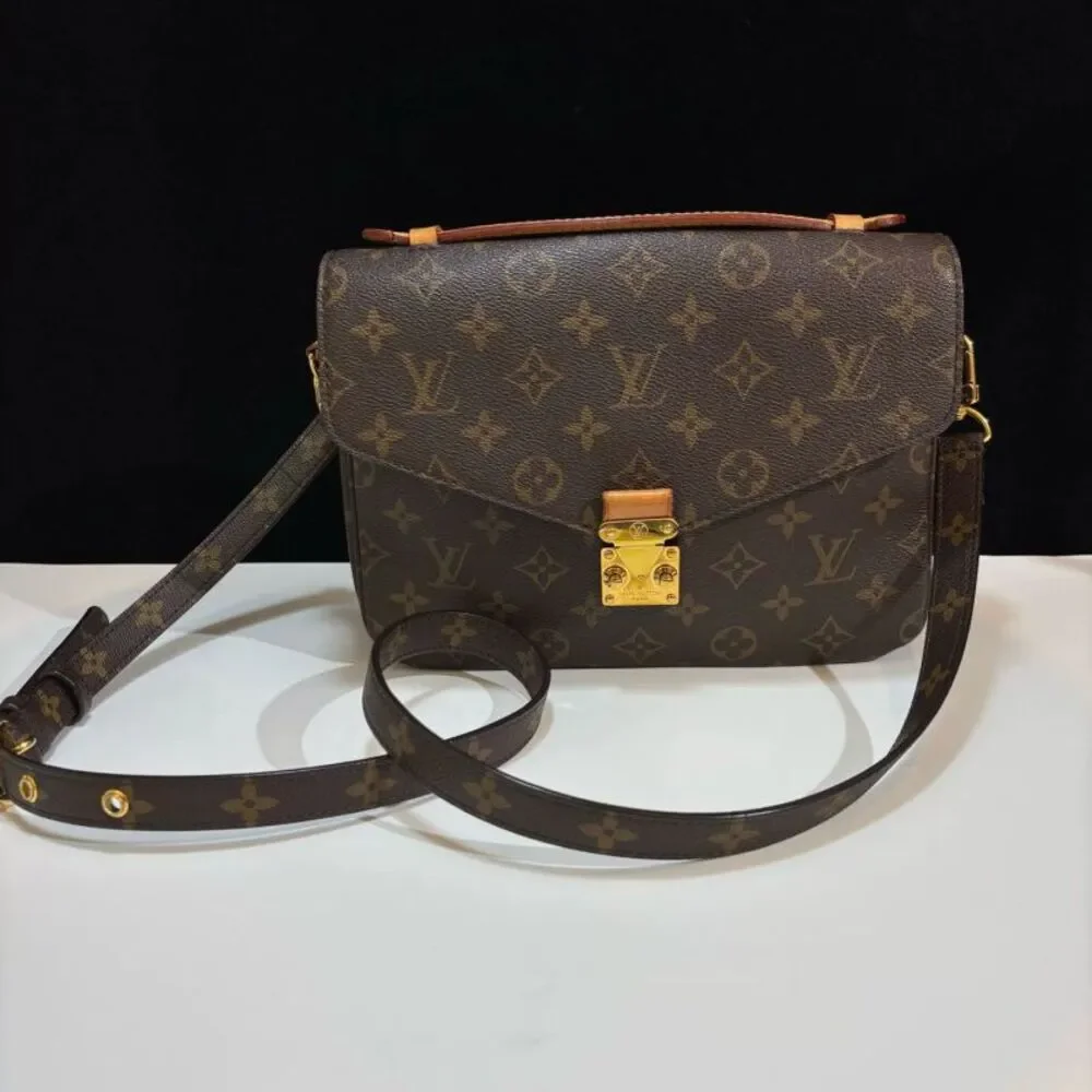 Louis Vuitton Women Pre-Loved Bag Very Good Condition